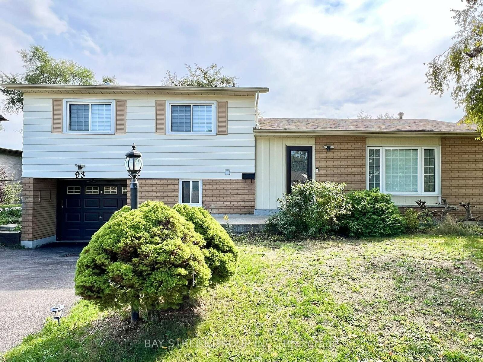 Property Photo: 93 Parkway Avenue ON L3P 2H1
