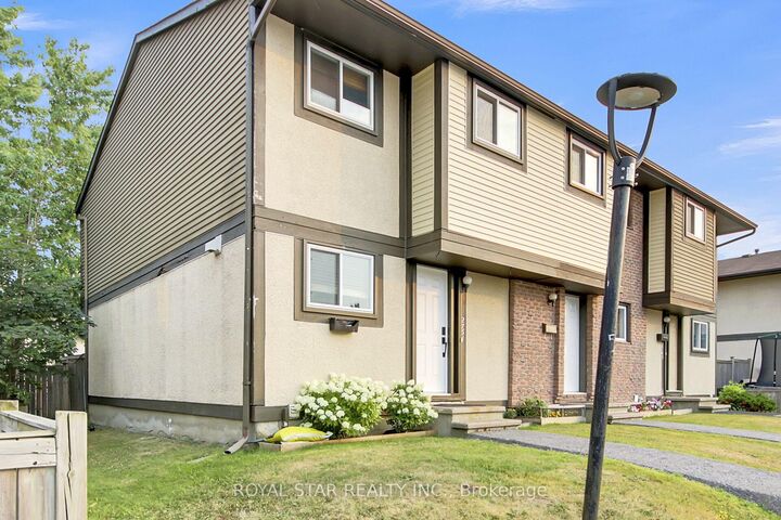 Property Photo: 2761 Pimlico Crescent ON K1T 2A7