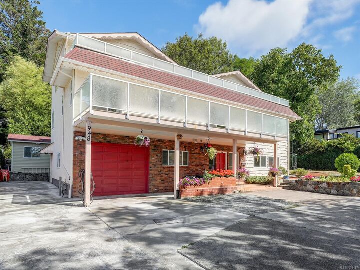 948 McKenzie Ave — photo 1