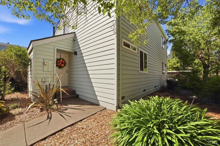 Property Photo:  178 Courtyards  CA 95492 