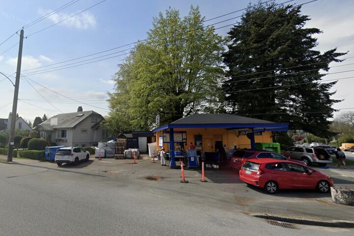 Property Photo: 916 Eighth Street BC V3M 3T2