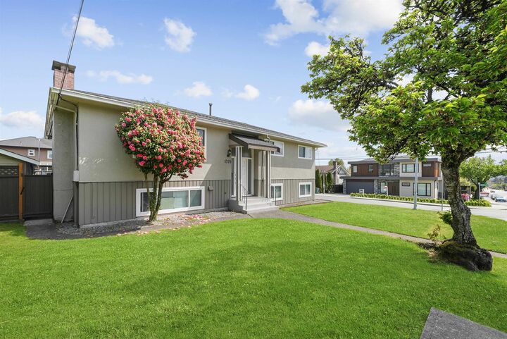 1570 Sperling Avenue — photo 1