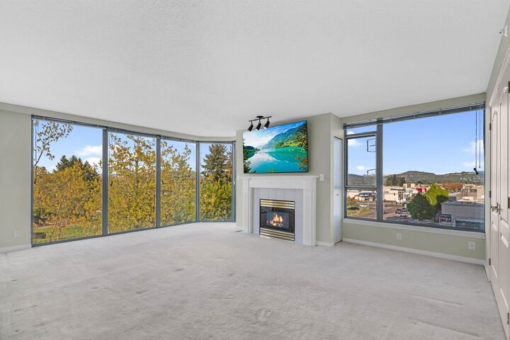 Property Photo: 32330 South Fraser Way 502 BC V2T 1X1