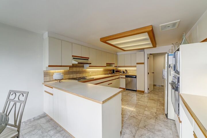 Property Photo: 738 Broughton Street 1902 BC V6G 3A7
