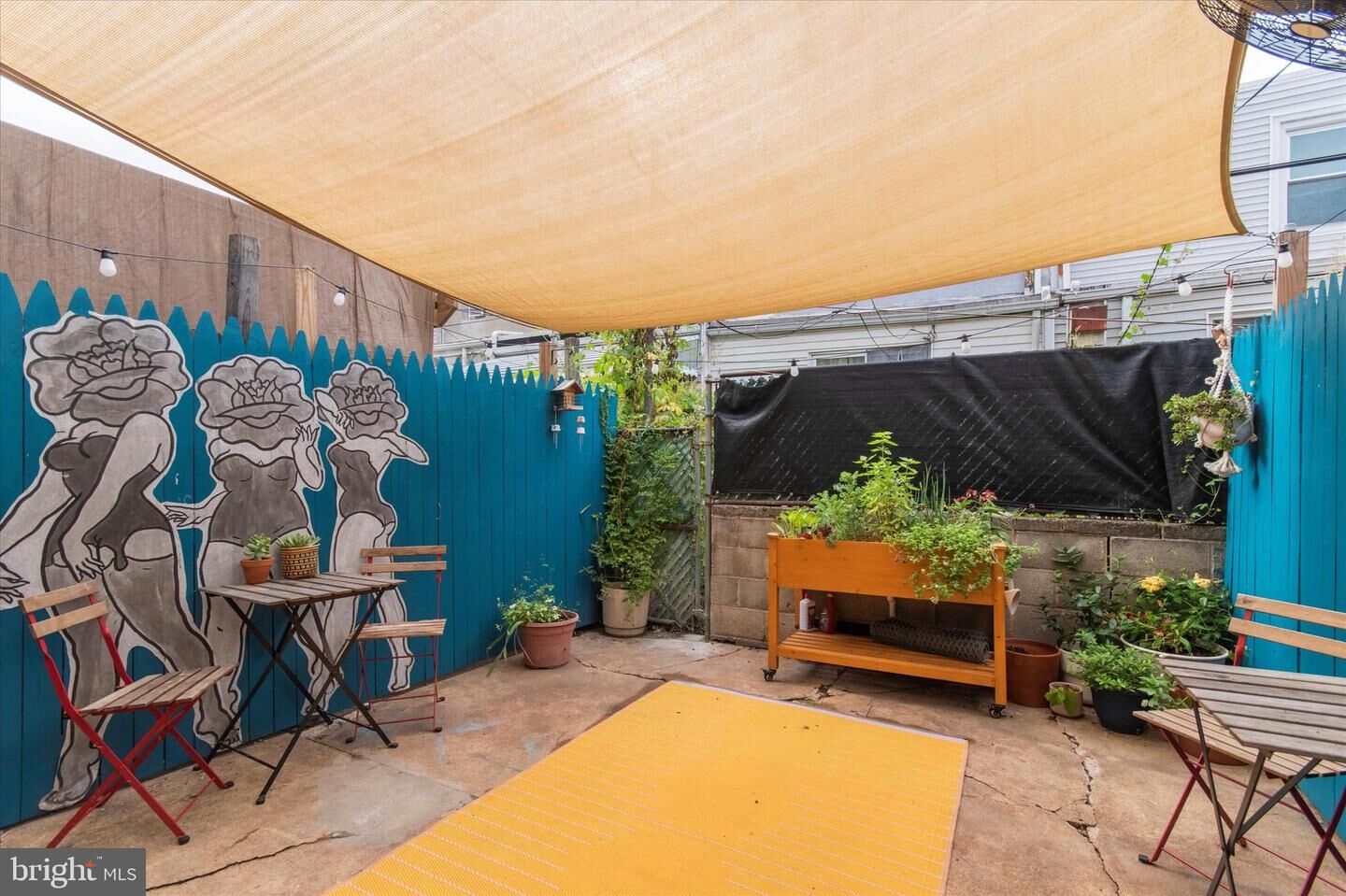 Property Photo:  833 Almond Street  PA 19125 