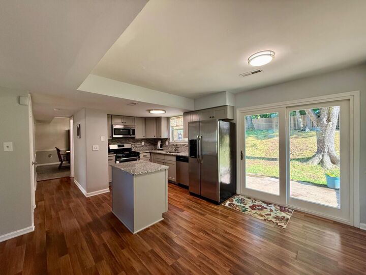 Property Photo:  6111 Plainville Lane  VA 22193 