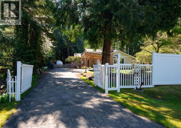 Property Photo: 1116 Cheeke Road BC V0R 1L4