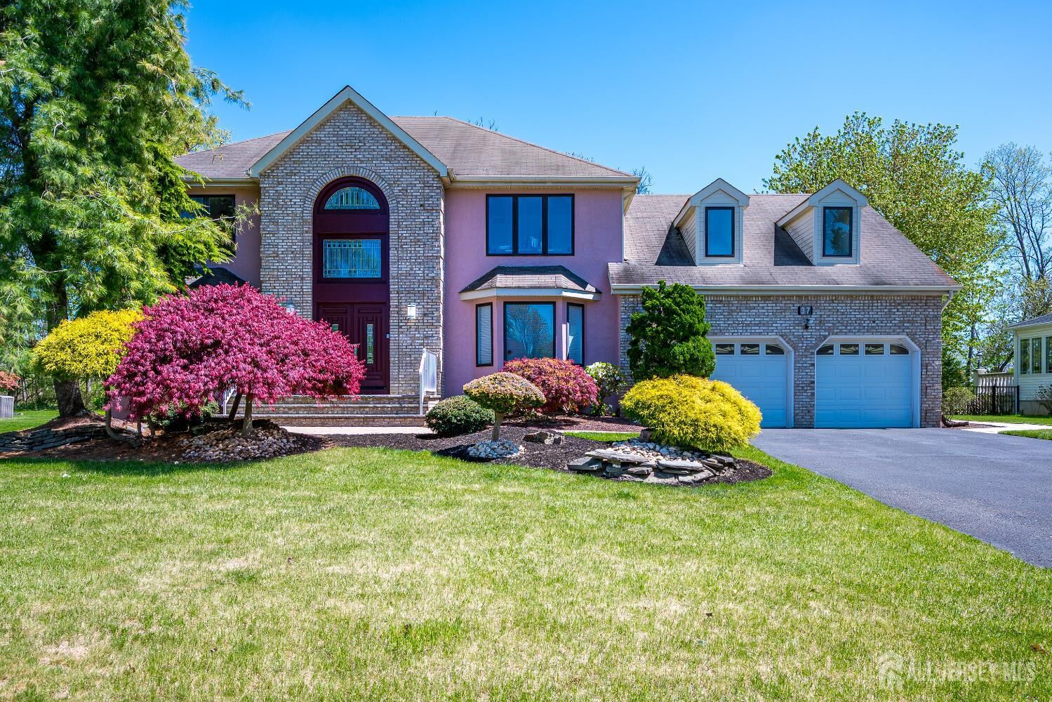 Property Photo:  37 Jernee Drive  NJ 08816 
