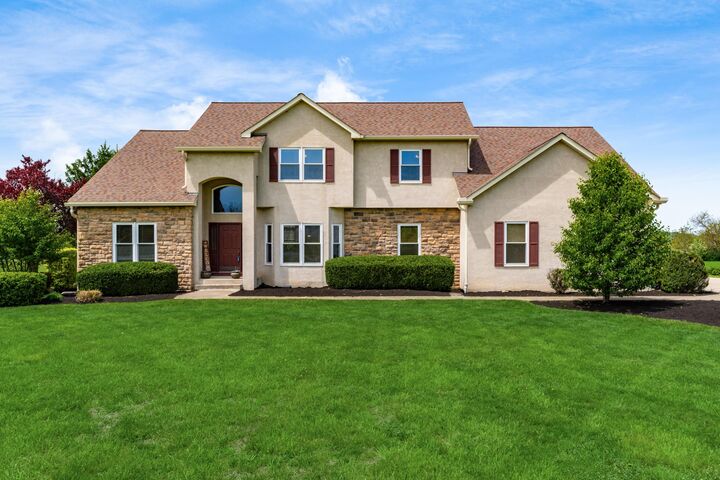 Property Photo:  1691 E Glenhurst NW Drive  OH 43130 