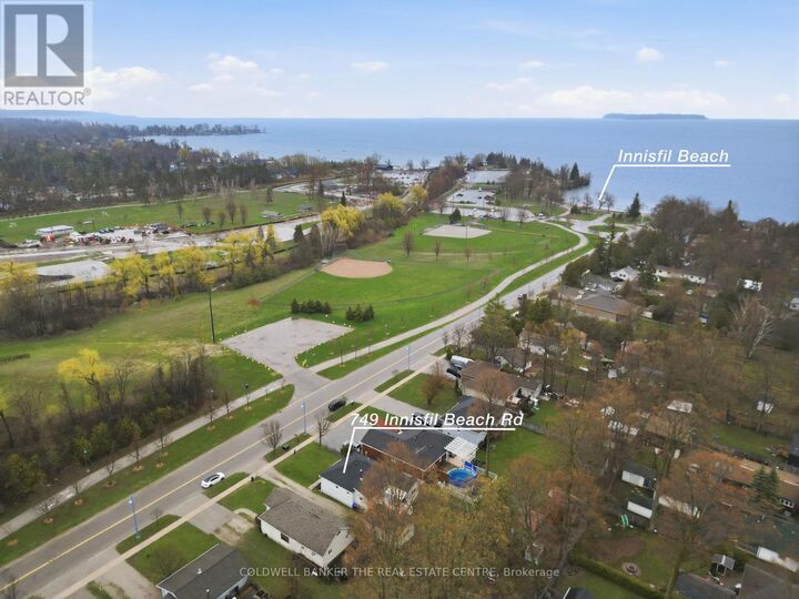 Property Photo: 749 Innisfil Beach Road ON L9S 4E4