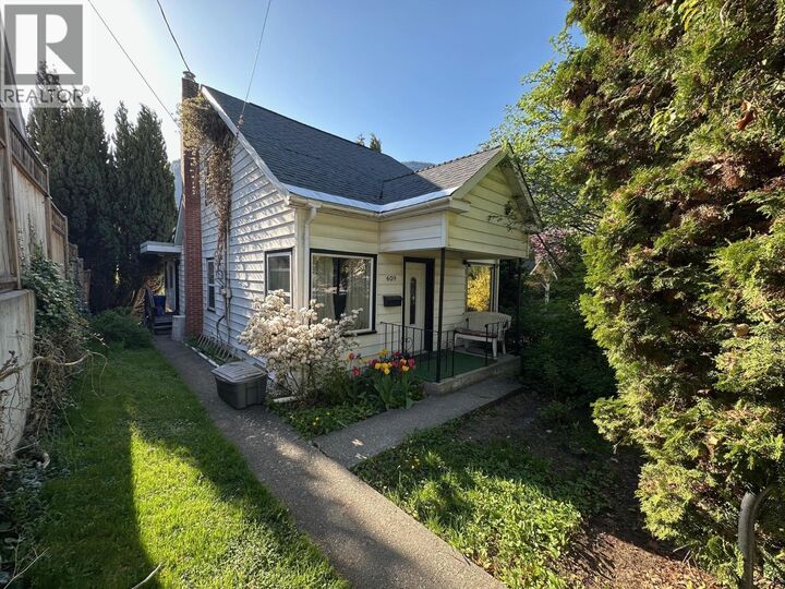 Property Photo: 609 Second Street BC V1L 2L7