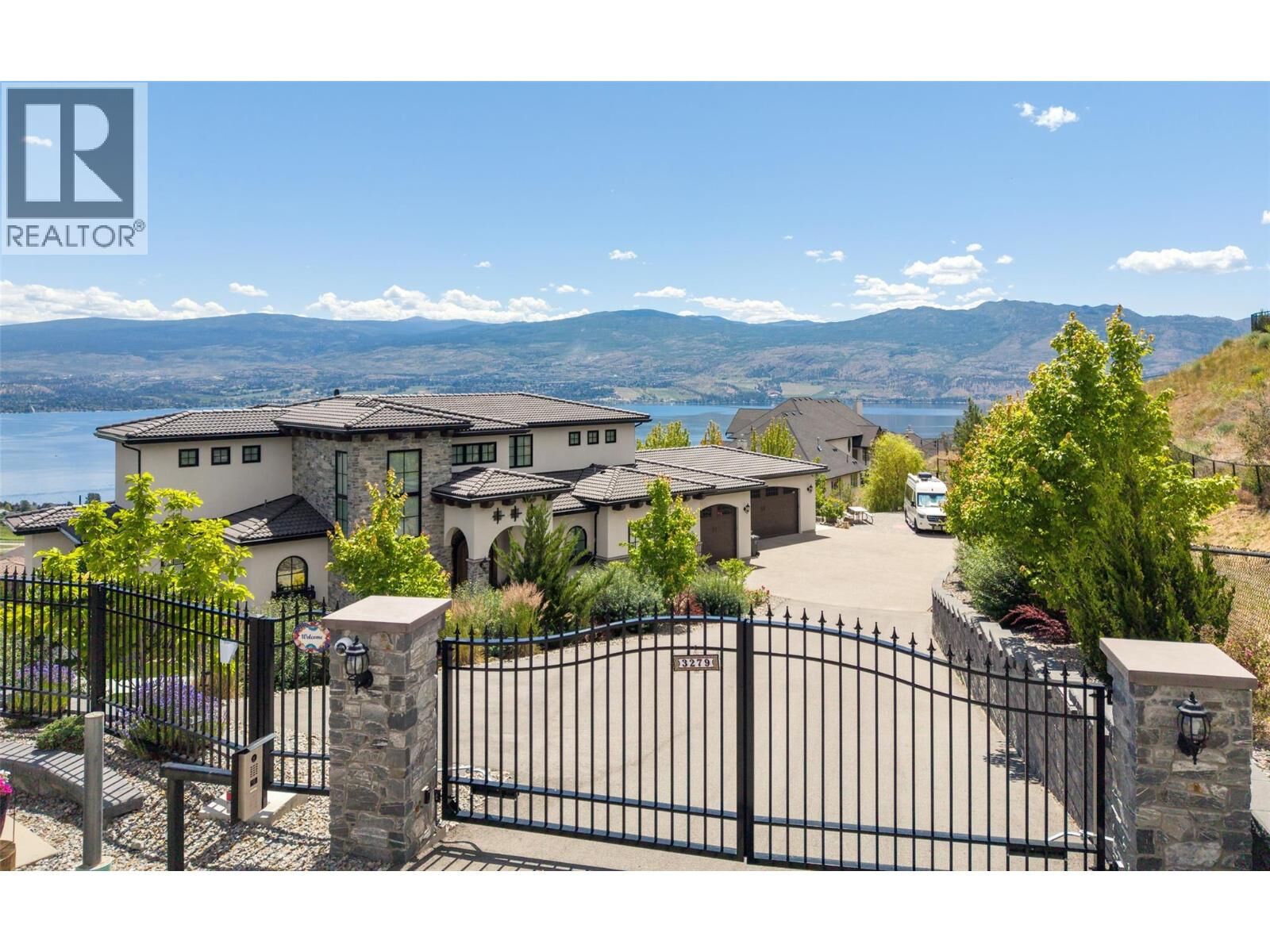 Property Photo: 3279 Vineyard View Drive BC V4T 3B4