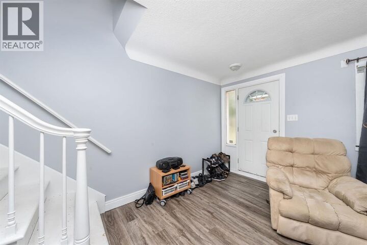 Property Photo: 812 Wellington Street 14 ON N7T 1J5