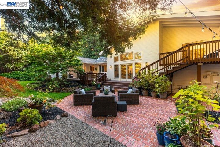 Property Photo:  31 Arjang Ct  CA 94507 