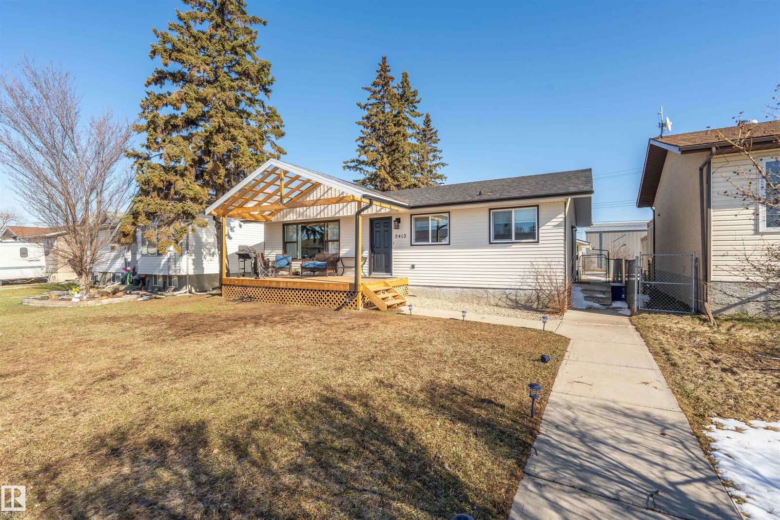 Property Photo: 5413 52 Ave AB T9N 0H1