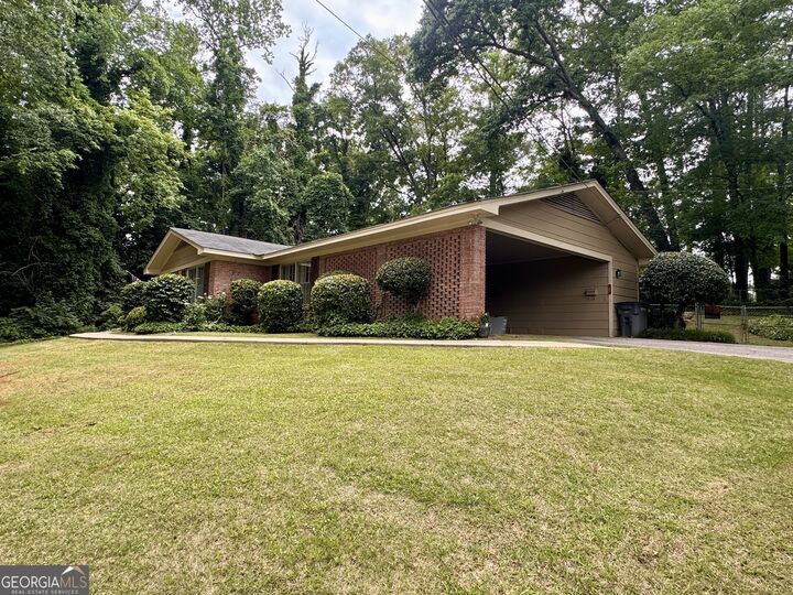 Property Photo:  601 Cherokee Road  GA 30240 
