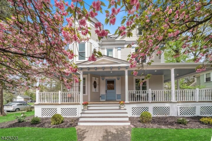 Property Photo:  336 Mountain Ave  NJ 07090 