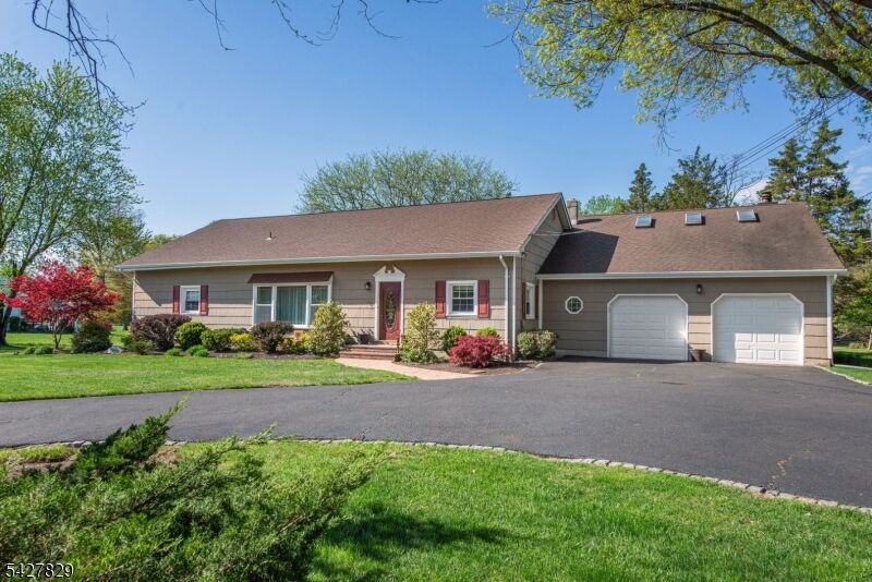 Property Photo:  18 Stonewyck Dr  NJ 08844 