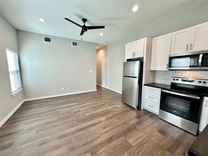 Property Photo:  225 N Everton Street 4  TX 77003 
