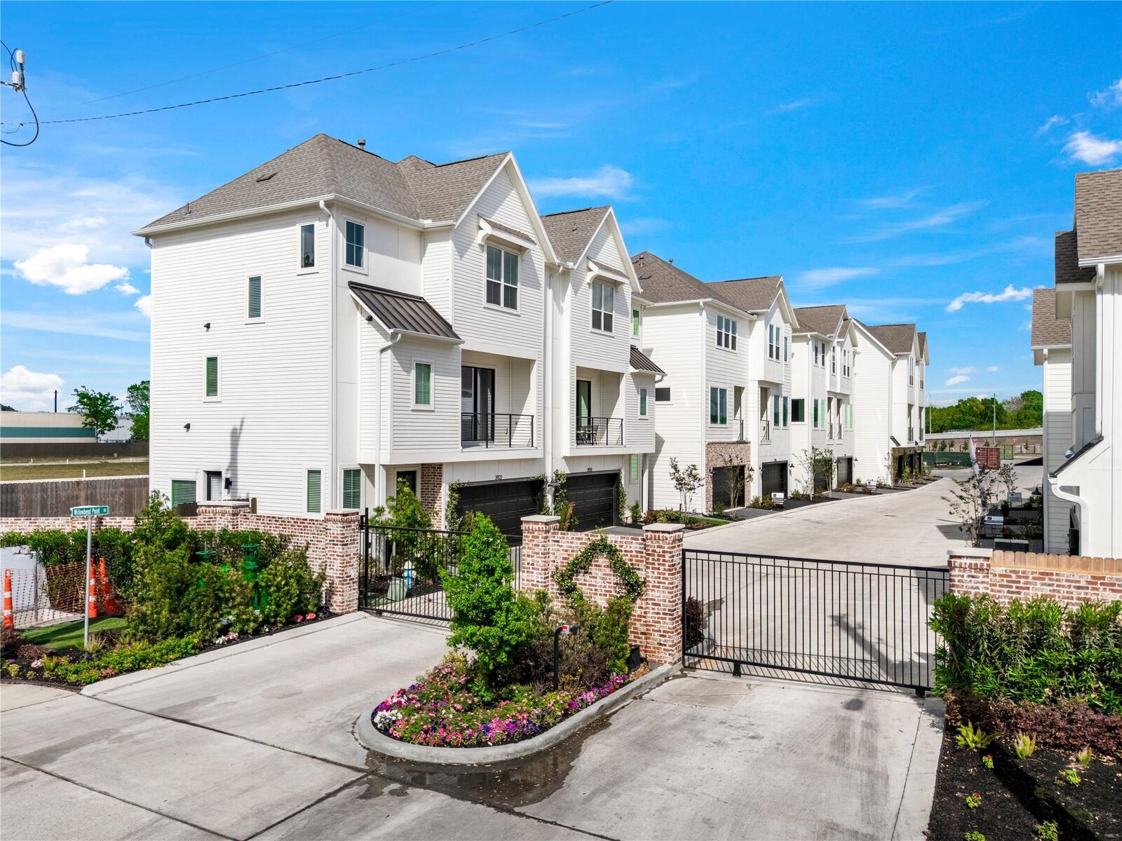 Property Photo:  3922 Willowbend Point Drive  TX 77025 
