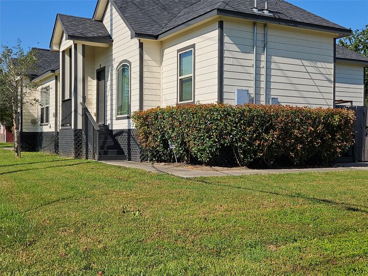 Property Photo:  4801 Wenda Street B  TX 77033 