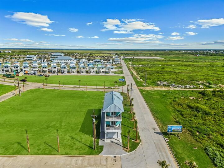 Property Photo:  699 Seaside Dr  TX 77650 