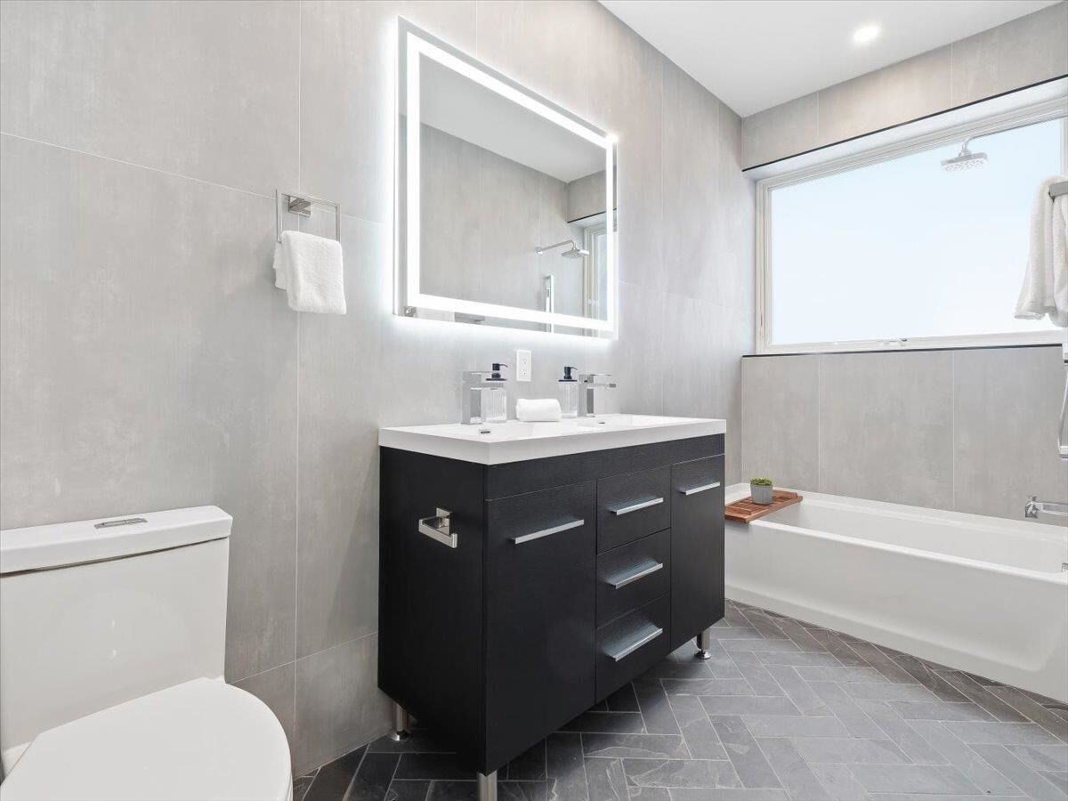 Property Photo:  134 New York Ave 1  NJ 07307 