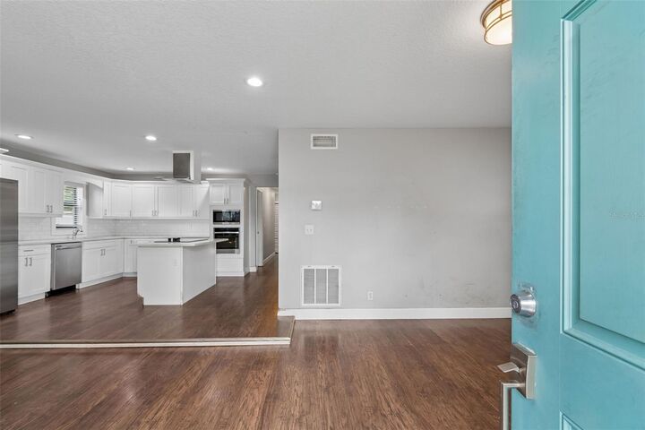 Property Photo:  6443 31st Street N  FL 33702 