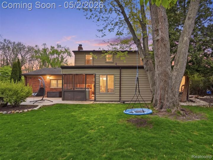 Property Photo: 37279 Maple Leaf Court MI 48036 1614