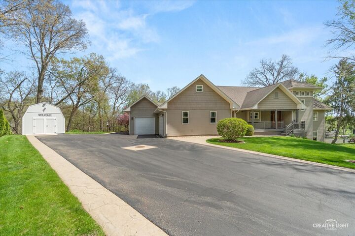 Property Photo:  37 Park Drive  IL 60560 
