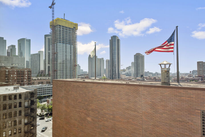 Property Photo:  630 N Franklin Street 1120  IL 60654 