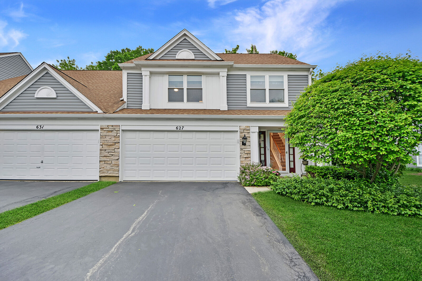 Property Photo: 627 N Charter Hall Drive IL 60067