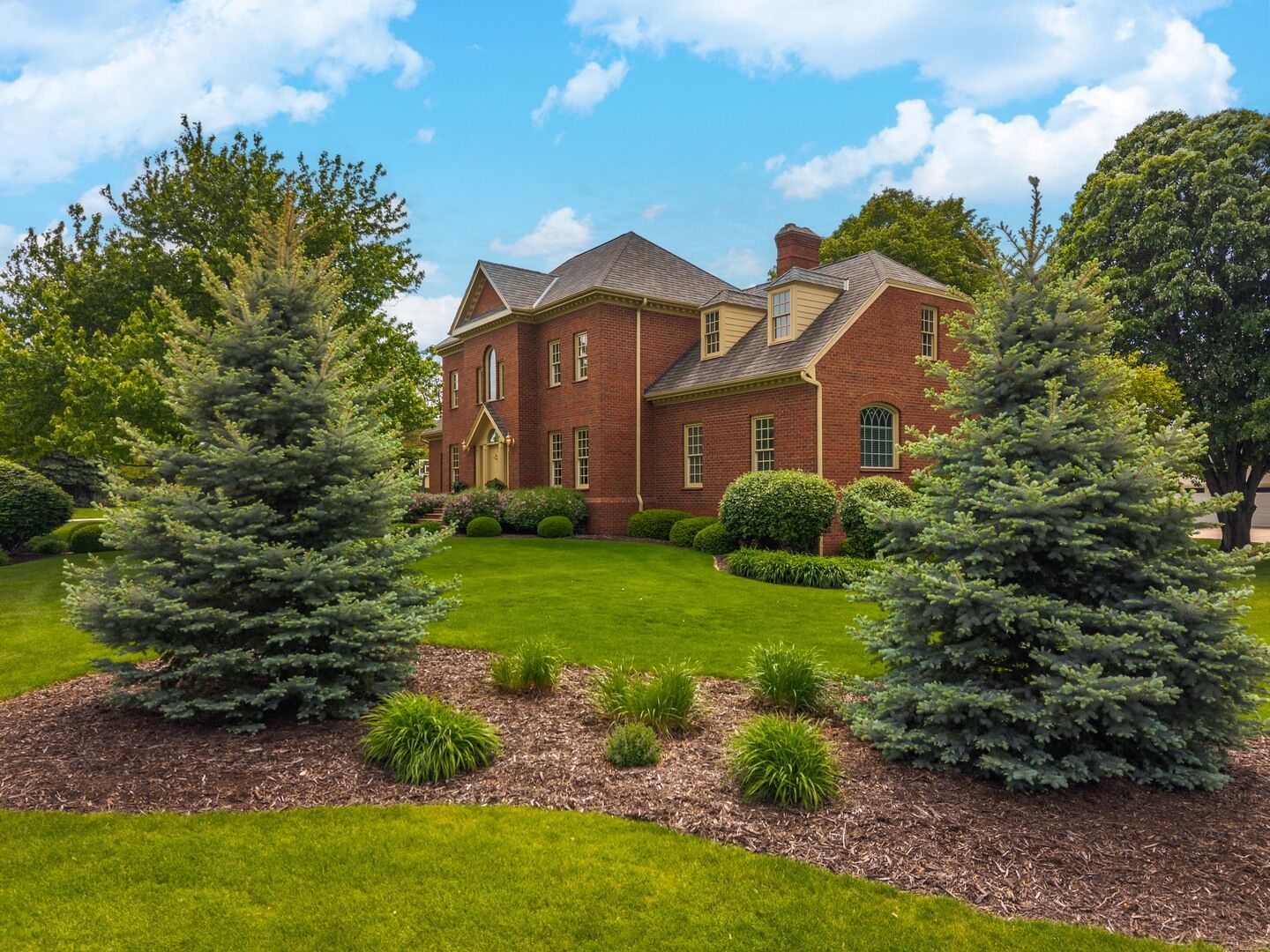 Property Photo:  3301 Wisteria Lane  IL 61704 