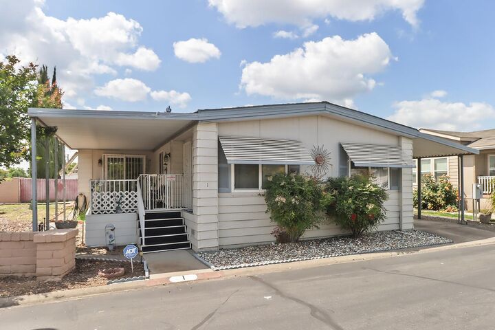 Property Photo:  1 Millbrook Circle  CA 95828 