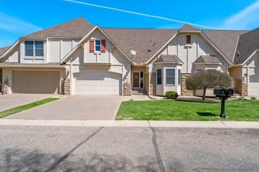 Property Photo:  206 Stonebridge Lane  MN 55118 