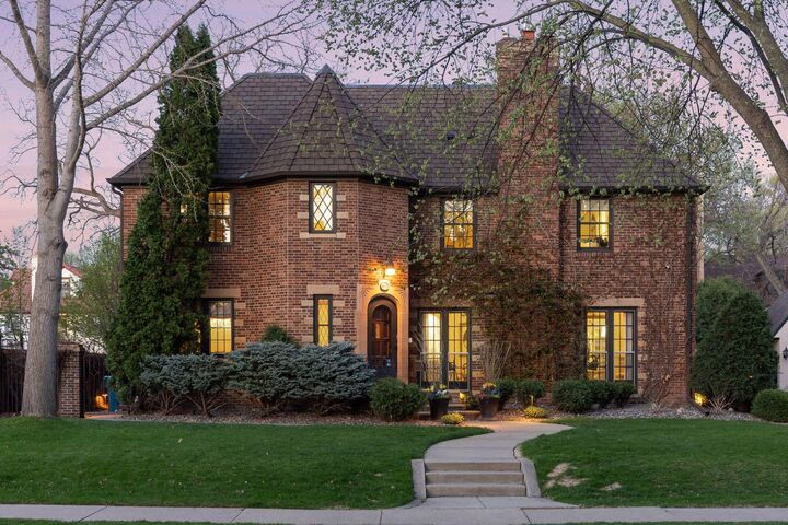 Property Photo:  4513 Edina Boulevard  MN 55424 