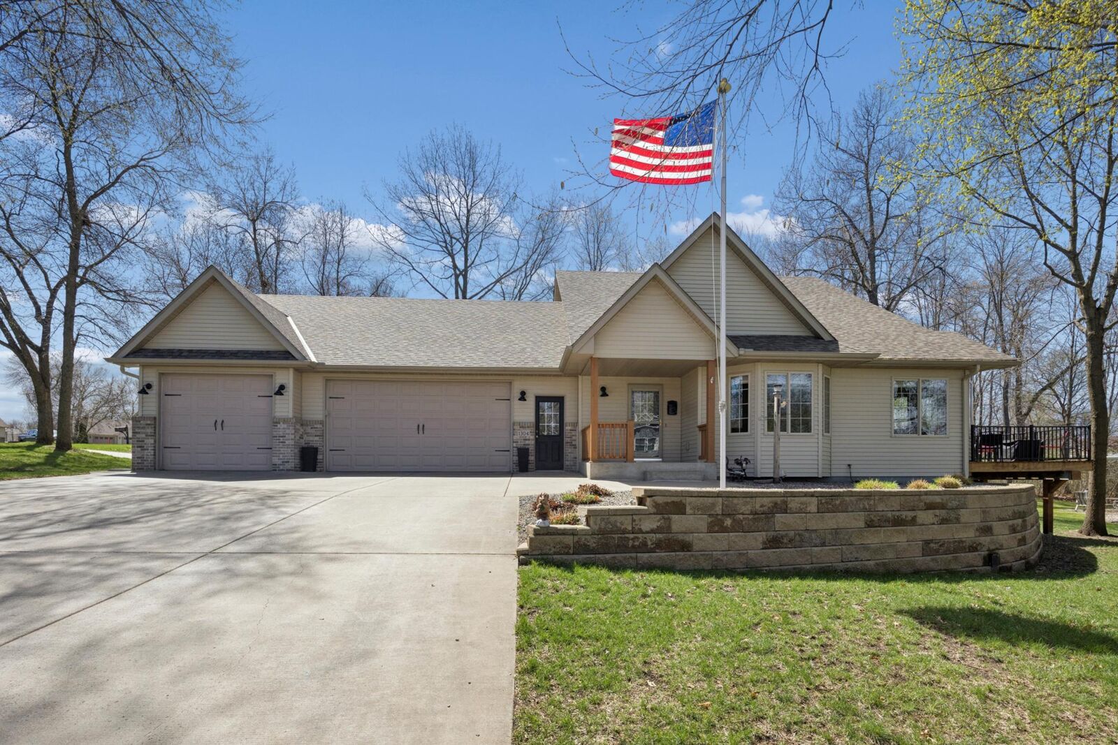 Property Photo:  1304 Eagle Ridge Drive  MN 56374 