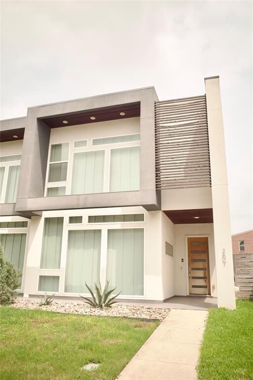 Property Photo:  207 Adrian Drive  TX 76107 