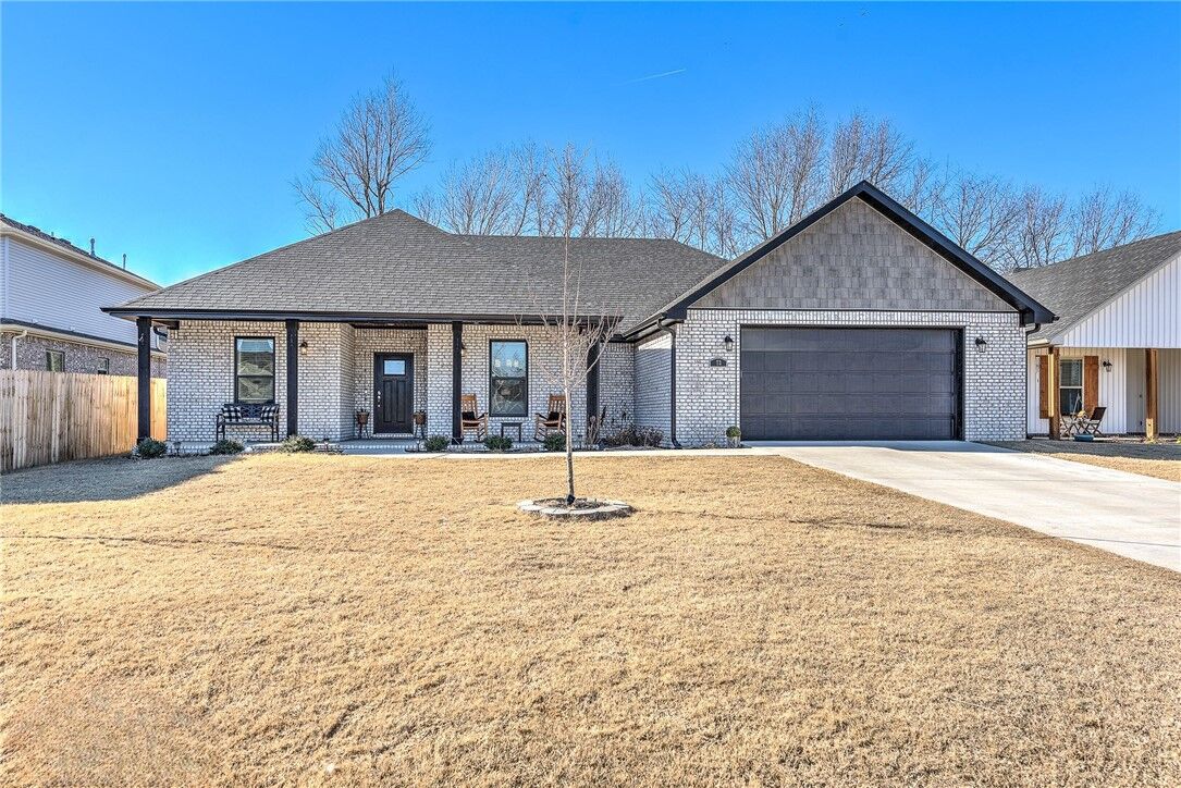 Property Photo:  73 Isabella Place  AR 72730 