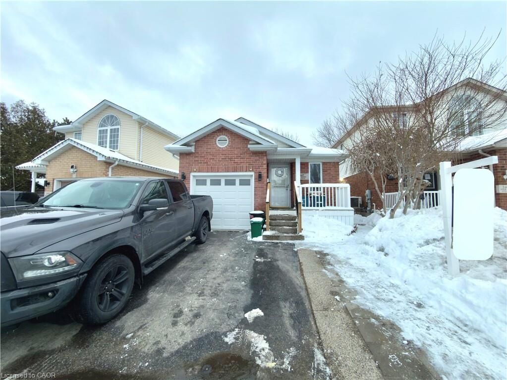 Photo de la propriété:  347 Keewatin Avenue Main Level  ON N2B 3W2 