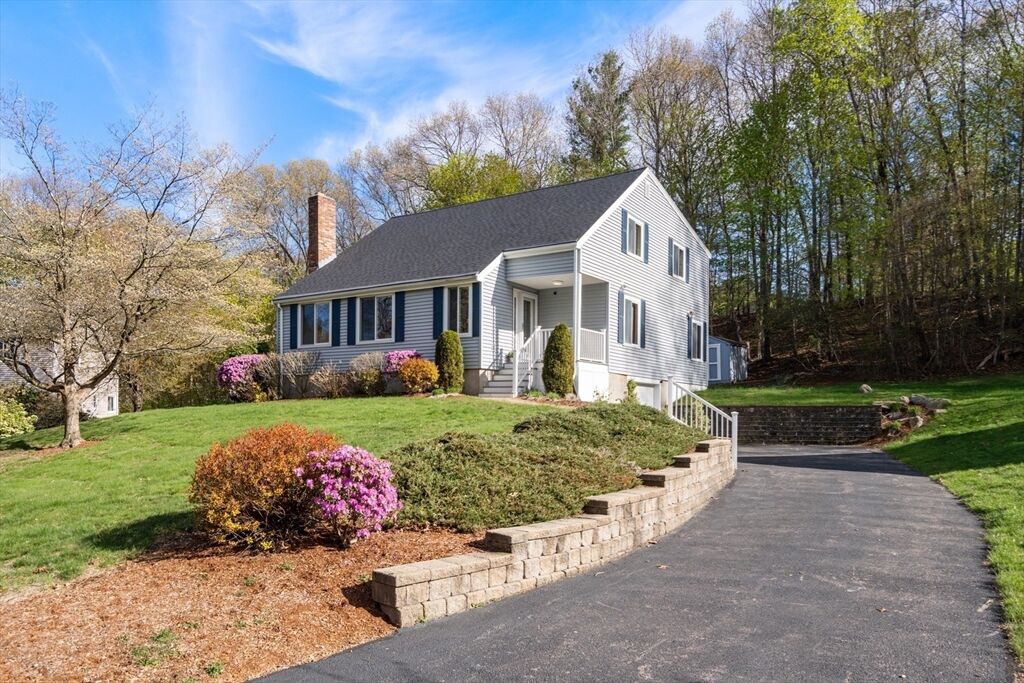 Property Photo:  29 Carriage House Path  MA 01721 