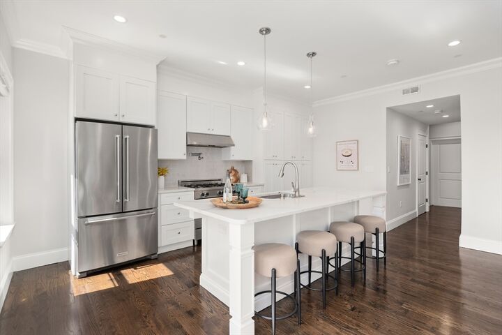 Property Photo:  160 W Broadway Ph3  MA 02127 