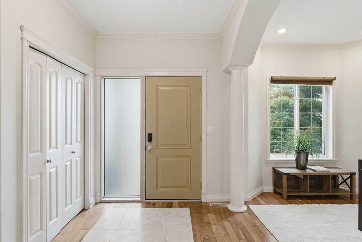 Property Photo:  507 17 Avenue NW  AB T2M 0N4 