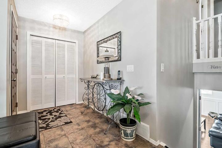 Property Photo:  294 Shawnessy Drive SW  AB T2Y 1M5 