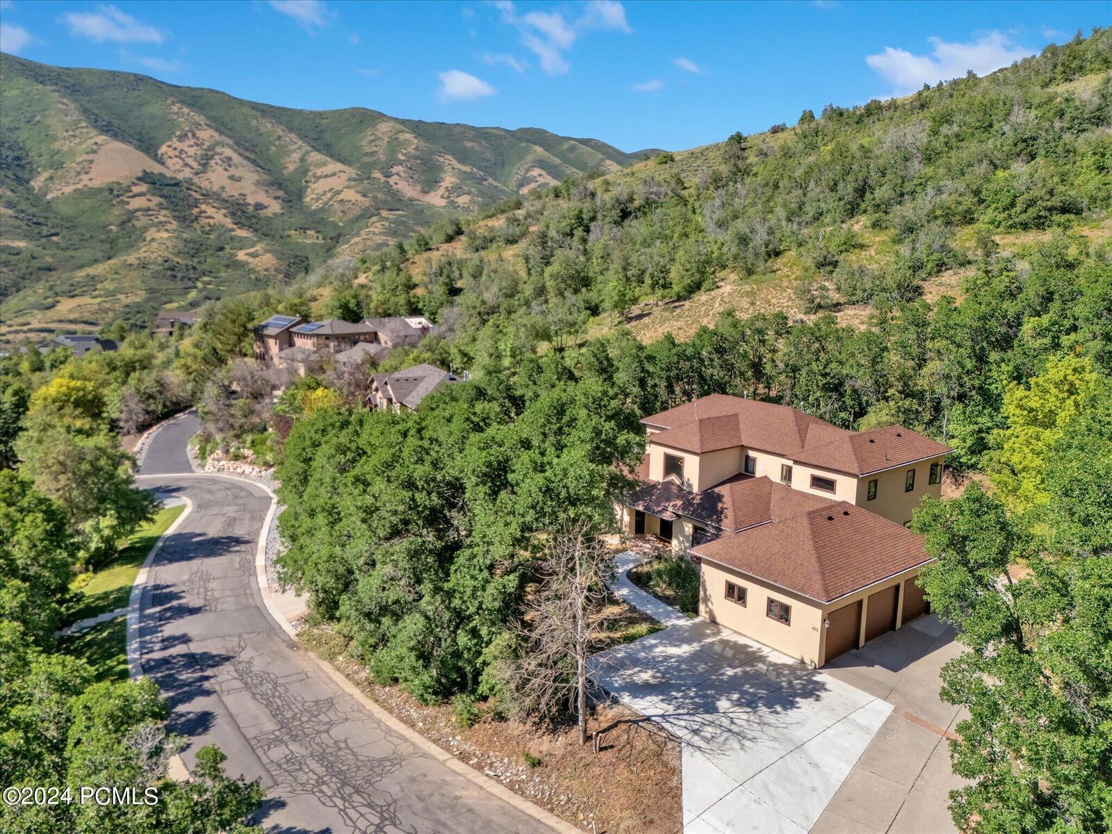 Property Photo:  422 S Maryfield Drive  UT 84108 