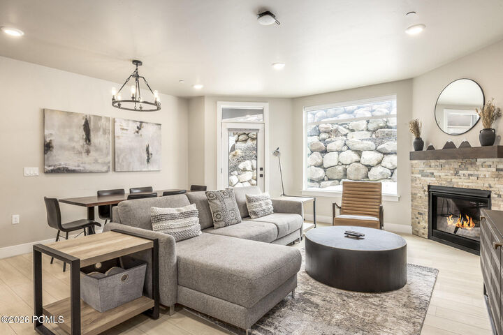 Property Photo: 909 W Peace Tree Trail 206 UT 84032