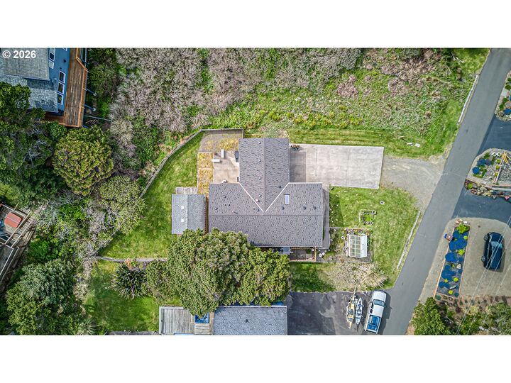 Property Photo:  520 SW Cardinal St  OR 97341 