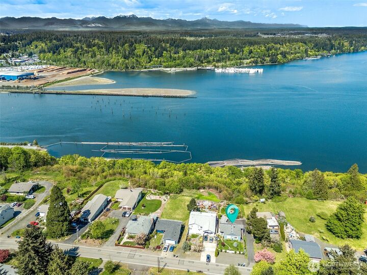 Property Photo: 1208 Fairmount Avenue WA 98584