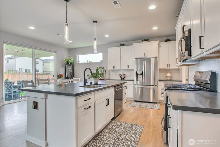 Property Photo: 931 Yew Avenue WA 98294