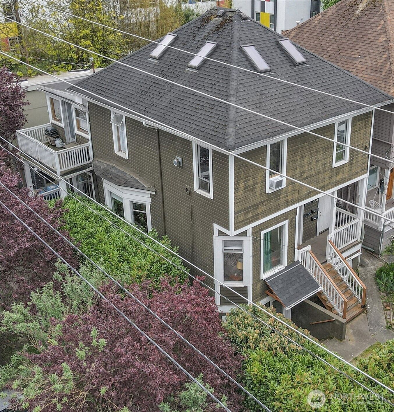 Property Photo:  172  16th Avenue  WA 98122 